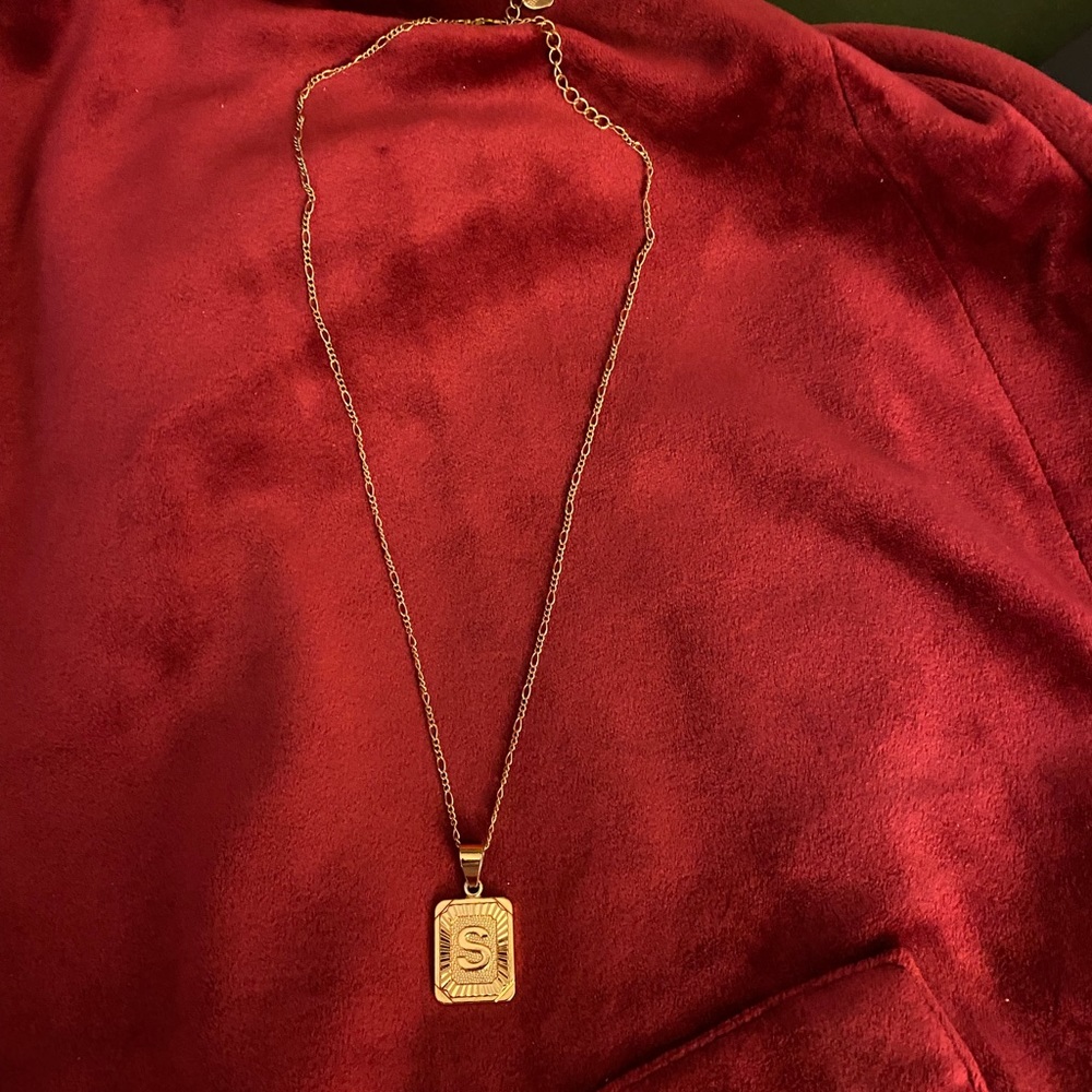 Initial gold plated beautiful necklace “S”
